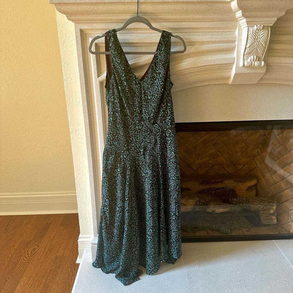 Laura V-Neck Sleeveless Floral Print Midi Dress